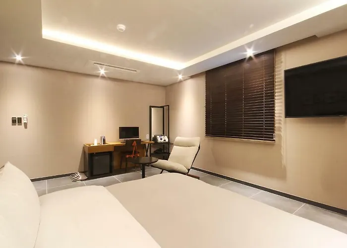 Brown Dot Seomyeon Hotel 2*