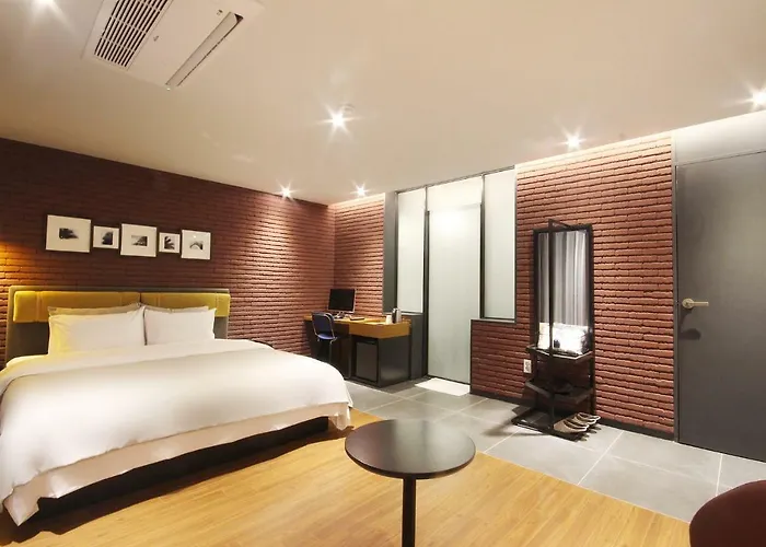 Brown Dot Seomyeon 2*