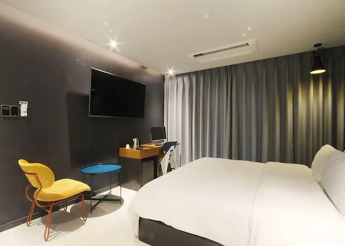 Brown Dot Seomyeon Hotel 2*