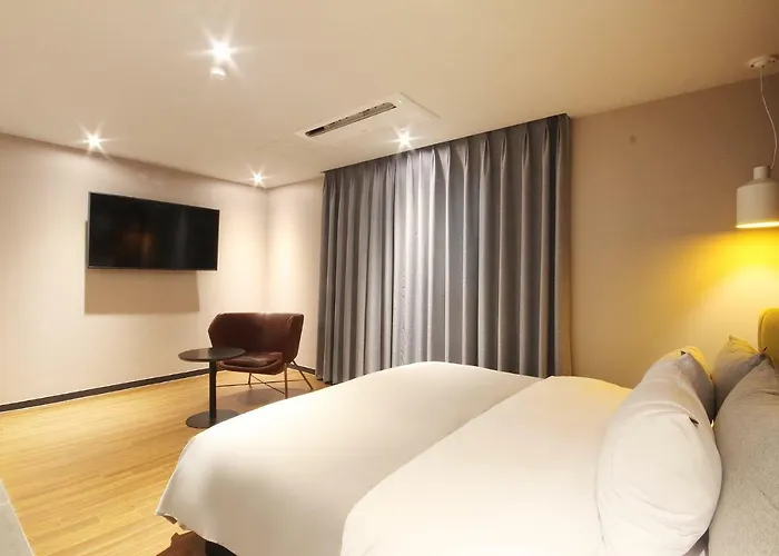 Brown Dot Seomyeon Hotel